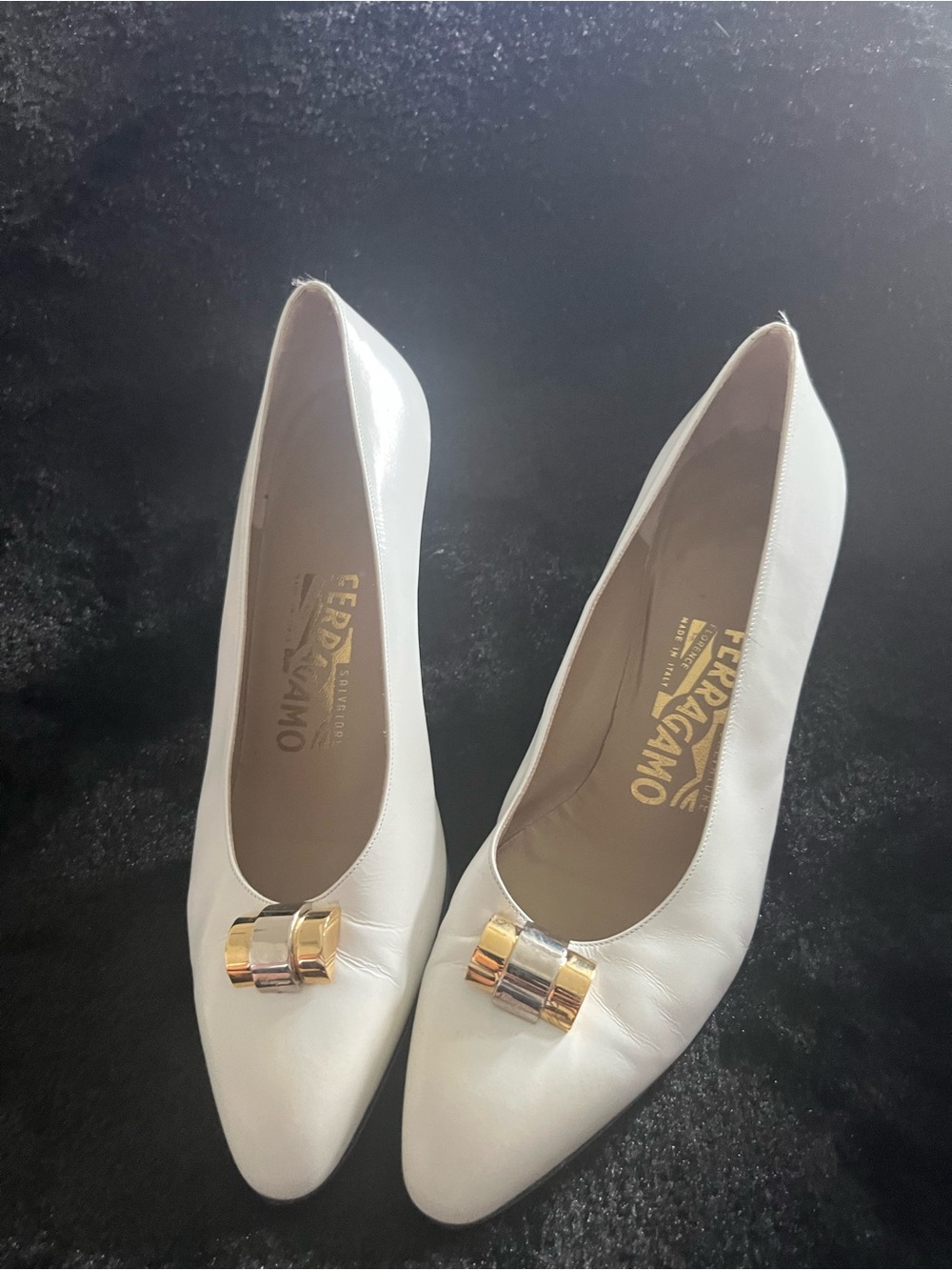 Salvatore Ferragamo White Leather Pumps with Gold and Silver Bow